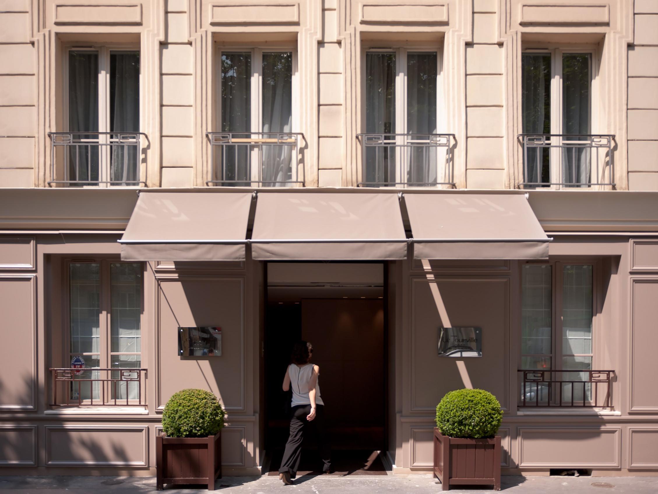 Hotel Le Tourville By Inwood Parijs