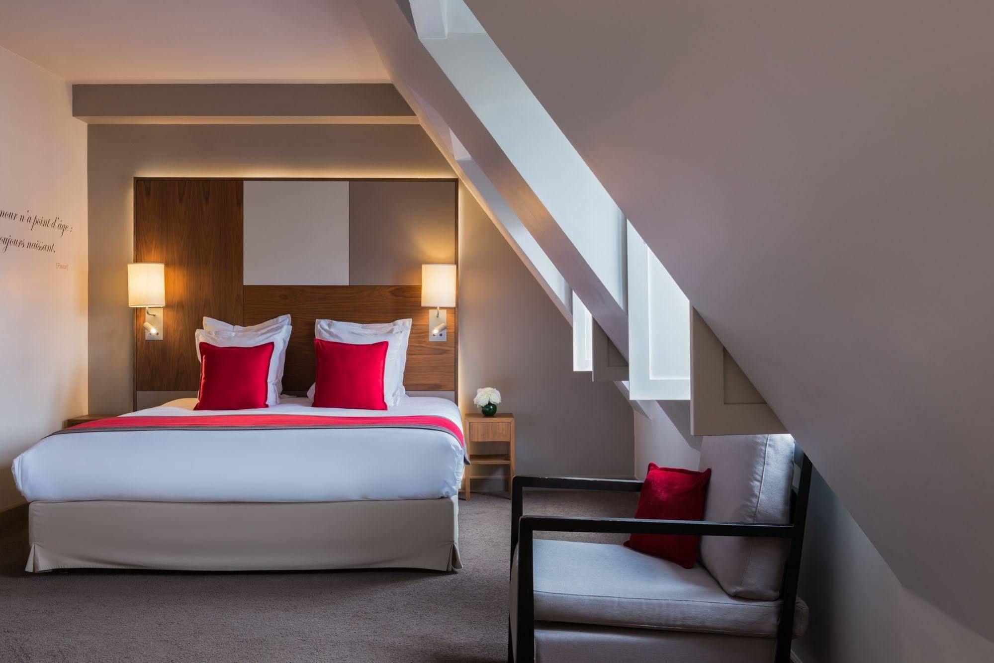 Hotel Le Tourville By Inwood Parijs
